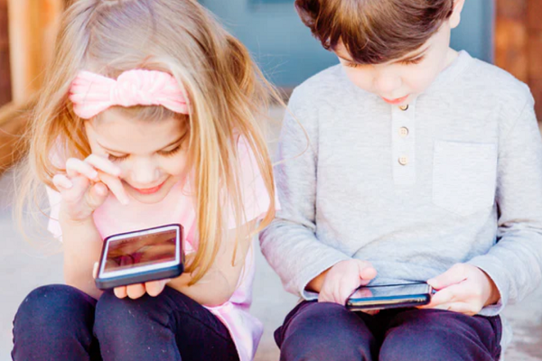 孩子现在对手机上瘾怎么办